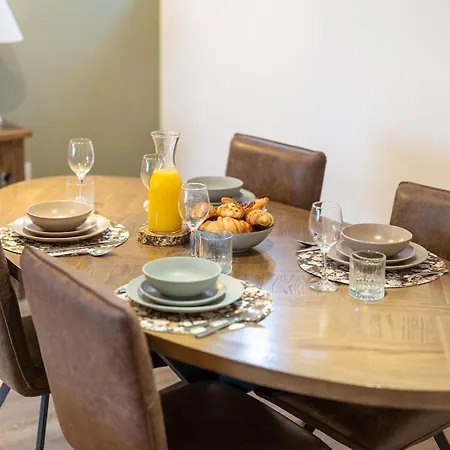 Spacious & Relaxing With Free Parking Cark